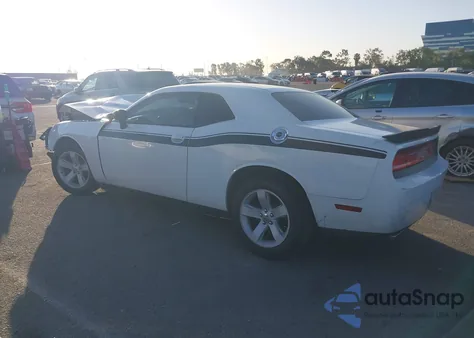 2013 Dodge Challenger Sxt z USA, uszkodzony, nr VIN 2C3CDYAG3DH692420